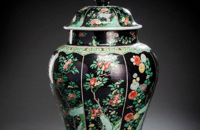A rare and large famille noire porcelain jar and cover, Kangxi period (1662-1722)