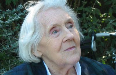 Heather Dohollau (1925 – 2013) : Les larmes de Carthage 
