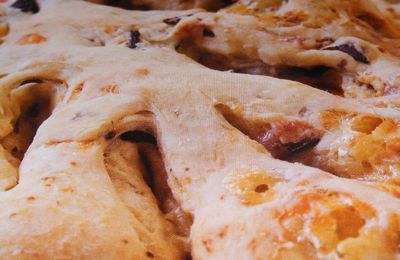 FOUGASSE ROQUEFORT, OLIVES,LARDONS