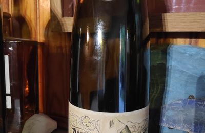 Albert Boxler : Gewurztraminer 2015, Médoc : Clos Manou 2016, Castillon Côtes de Bordeaux : Alcée 2014