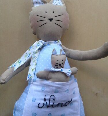 Doudou maman chat et son bébé