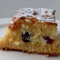 Gâteau au chocolat blanc et canneberges