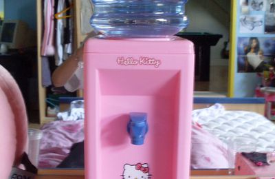 *** Distributeur Hello Kitty ***