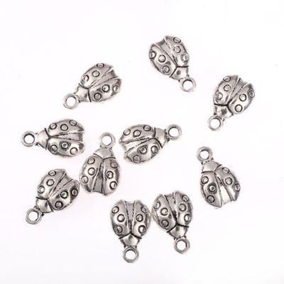 Breloque (charm) : coccinelle