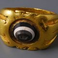 Bague romaine en or et intaille du 3e siècle.