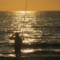  Coucher de soleil avec pêcheurs à Annoville-plage (Manche) le 18 août 2015 (2)