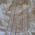 Une chemise blanche remise au goût du jour