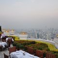 C beau Bangkok vu de la plus grande tour avec bar et resto panoramique sur le toit, quel vu !!!!