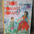 LIVRE LES TROIS POMMES D'ORANGES 1967