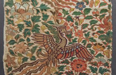Gold-woven Brocade with Phoenix and Hundred-flower Motifs in Silk Tapestry, Yuan dynasty (1279-1368)