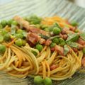 Poêlée de spaghettis aux petits pois, lardons