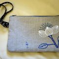 Trousse-pochette motif blanc et bleu inspiration japonaise