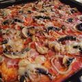 Pizza jambon champignon oignon