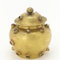 Covered jar of gold inlaid with gems, Ming dynasty, Xuande reign (1426-1435)