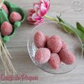 Oeufs de Pâques aux amandes et biscuits roses
