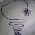 collier en fil d'alu violet