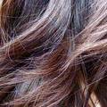 Brume naturelle pour les cheveux