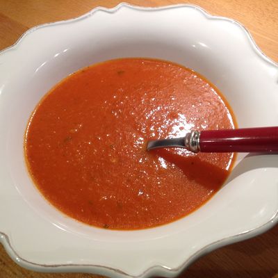 Super soupe à la tomate du chef Yotam Ottolenghi