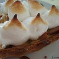 Une tarte meringuée à la rhubarbe toute douce