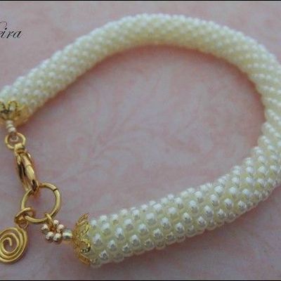 Bracelet crocheté effet "perle de culture"