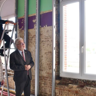 ÉCOLE JEAN JAURÈS : TRAVAUX D’ISOLATION DANS LA SALLE PÉRISCOLAIRE. 