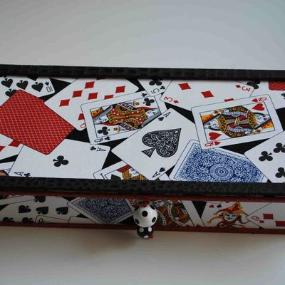 Boîte à jeux de cartes