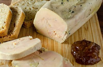 Foie gras mi-cuit au torchon (et au bouillon)