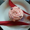 Cupcakes rose vanille et cupcakes myrtille