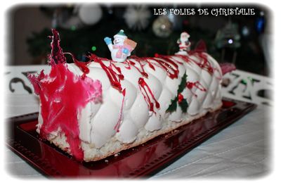 Bûche au chocolat blanc , fraises, citron