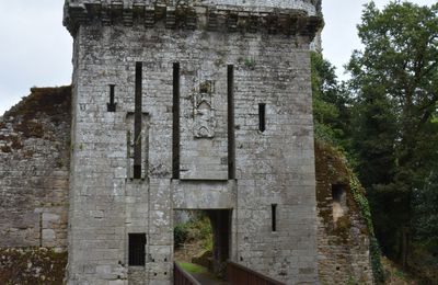 04/03/16 : La forteresse de Largoët, bel exemple d’architecture militaire du moyen-âge.