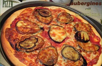 Pizza à l'aubergine, à l'ail et au provolone, sans gluten