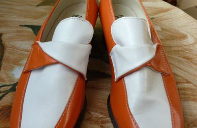 Mocassins bicolores blanc/orange en cuir neufs t.36