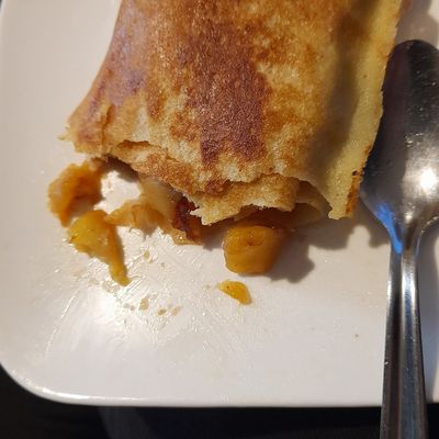 CRÊPES AUX POMMES CARAMÉLISÉES 