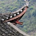 Bâtiments à toiture retroussée dans la préfecture autonome Tujia et Miao du centre de la Chine 