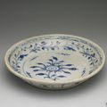 Vietnamese dish with floral patterns in underglaze blue, 1450-1550