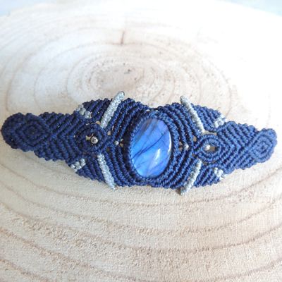 Bracelet en micro-macramé et Labradorite bleue