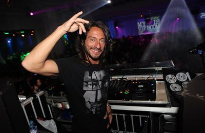 BOB SINCLAR MET LE FEU AU VIP ROOM- Festival de Cannes 2010