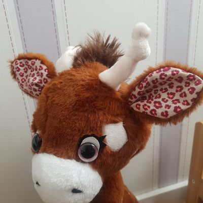 Gigi la girafe marron