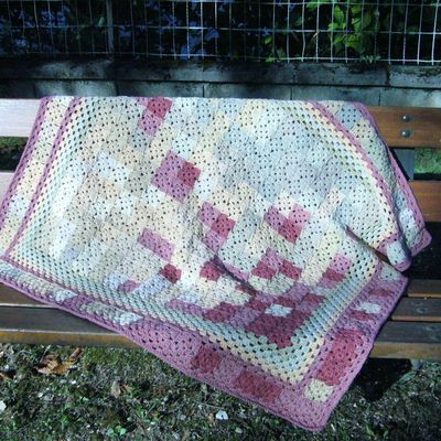 Petit plaid en laine teintée par mes soins (la