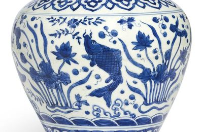 A blue and white 'Fish' jar, Mark and period of Jiajing (1522-1566)