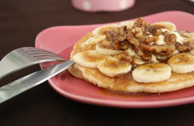 Pancakes bananes & sirop d'érable et noix