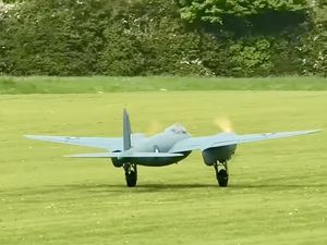 Un chasseur bombardier le De Havilland Mosquito.