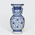 A fine and large blue and white archaistic vase, 18th-19th century