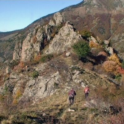 Randonnée pastorale du Rocher du château 1460m – La Haute Gorge – Lavaldens 38350