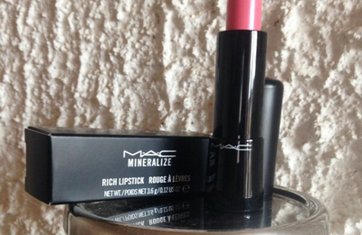 Rouge à lèvres mac cosmetics "Be Fabulous" 