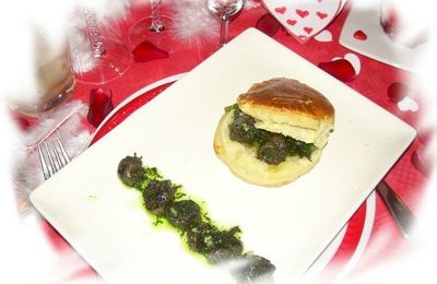 ESCARGOTS DE BOURGOGNE EN NAGE PERSILLEE, FEUILLETEE DE POIREAUX AU CURRY ET CREME D'EPOISSES