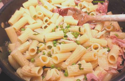 Rigatoni, petits pois, speck, menthe