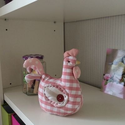 une petite poule pur décorer mon nouvel atelier 