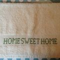 Serviette d'invité en bouclette coloris crème HOME SWEET HOME vert