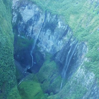 Tour de l'île en hélicoptère...